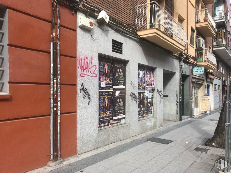 Local en alquiler en Avenida Nuestra Señora de Fátima, Carabanchel, Madrid, 28047 con ventana, edificio, superficie de la carretera, barrio, fachada, acera, ciudad, carretera, arte y tintes y sombras alrededor