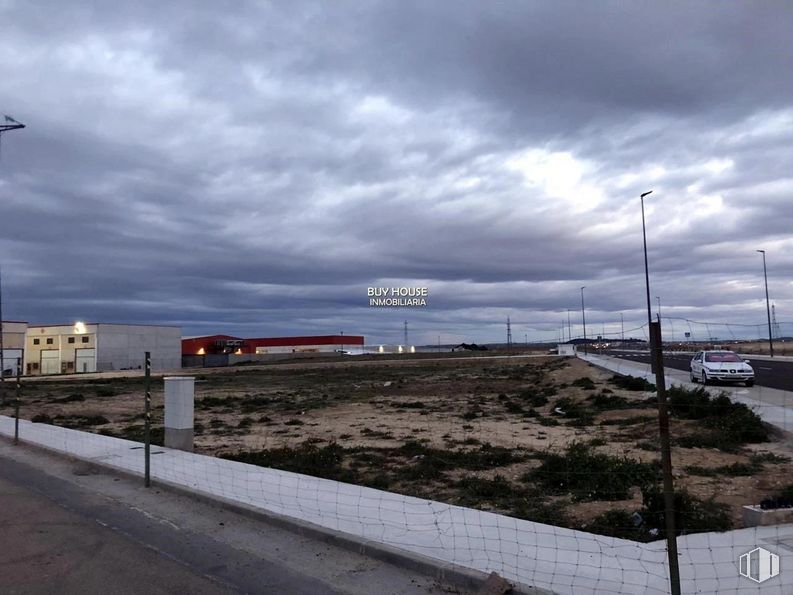 Land for sale at Polígono El Rabanal, Illescas, Toledo, 45200 with cloud, sky, street light, plant, road surface, asphalt, horizon, building, gas and city around