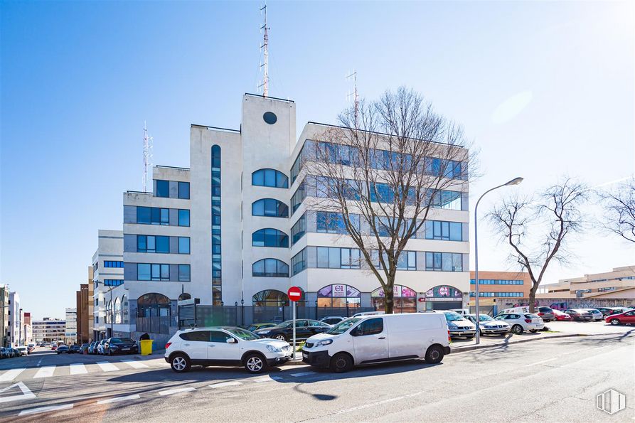 Nave en venta en Calle Secoya, 29 B - 31, Carabanchel, Madrid, 28054 con coche, edificio, rueda, vehículo terrestre, cielo, neumático, propiedad, vehículo, planta y diseño urbano alrededor