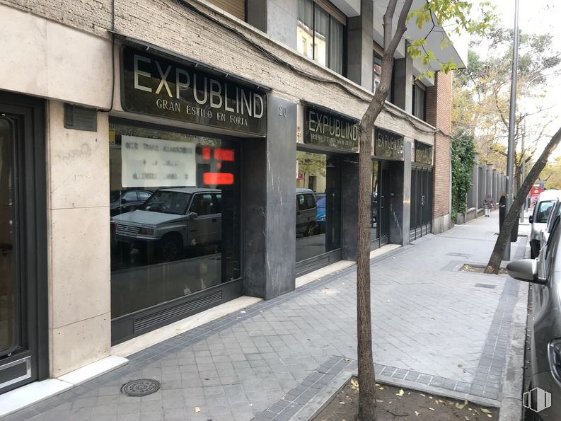 Local en alquiler en Calle Alonso Cano, Chamberí, Madrid, 28003 con ventana, coche, rueda, neumático, infraestructura, vehículo, árbol, edificio, bienes raíces y fachada alrededor