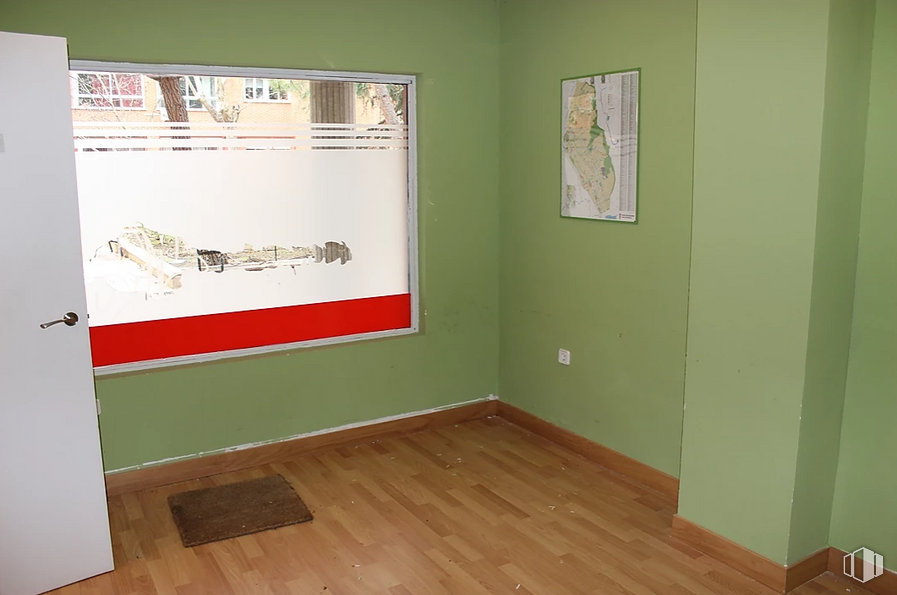 Office for rent at Plaza Luis Buñuel, 4, Rivas-Vaciamadrid, Madrid, 28529 with picture frame, wood, rectangle, building, paint, wall, flooring, art, wood stain, varnish and hardwood around