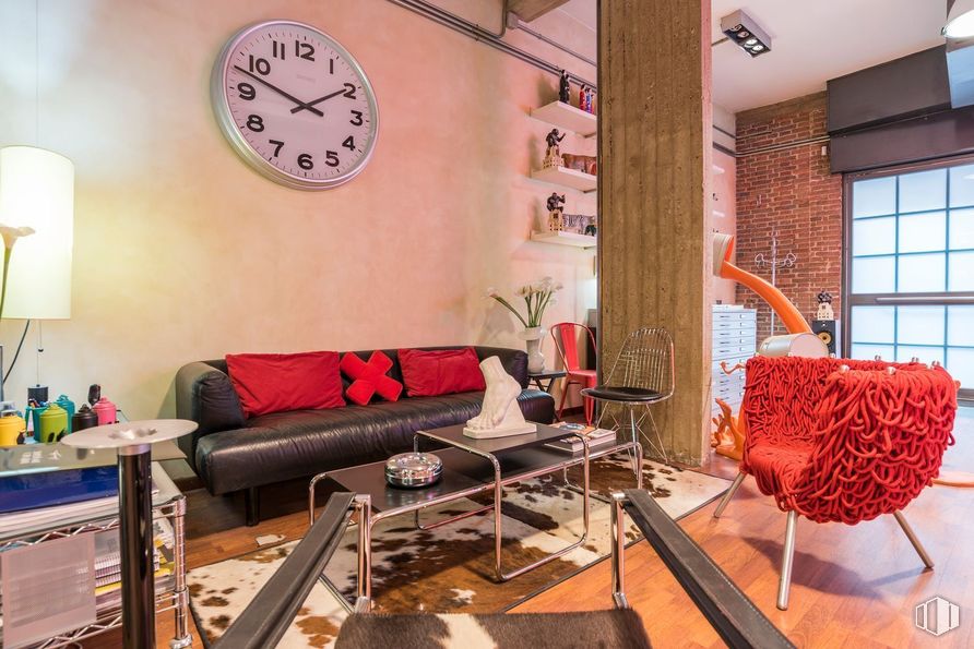 Retail for sale at Zona Malasaña, Centro, Madrid, 28004 with chair, wall clock, couch, lamp, clock, window, table, lighting, furniture and interior design around