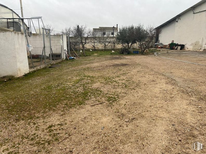 Industrial for sale at Calle Doctor Vergara Palencia, Fuentidueña de Tajo, Madrid, 28597 with house, plant, sky, land lot, tree, grass, cloud, residential area, landscape and plain around