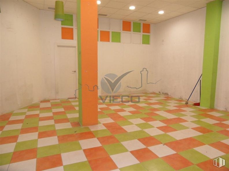 Retail for sale & for rent at Zona Centro, Cuenca, 16004 with building, paint, wood, orange, interior design, flooring, house, floor, tile flooring and line around