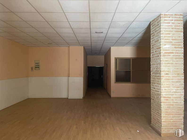 Retail for sale at Calle Ingeniero Mariño, Guadalajara, 19001 with cabinetry, lighting, hall, wood, flooring, floor, art, fixture, hardwood and ceiling around