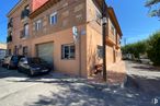 Local en venta en Calle Arenal, 46, Casarrubios del Monte, Toledo, 45950 con coche, ventana, casa, cielo, propiedad, rueda, edificio, neumático, superficie de la carretera y asfalto alrededor