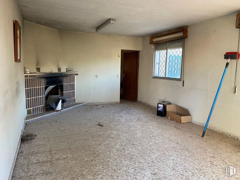 Nave en venta en Calle Oro, San Martín de la Vega, Madrid, 28330 con ventana, puerta, edificio, madera, suelo, suelos, accesorio, hall, madera dura y techo alrededor