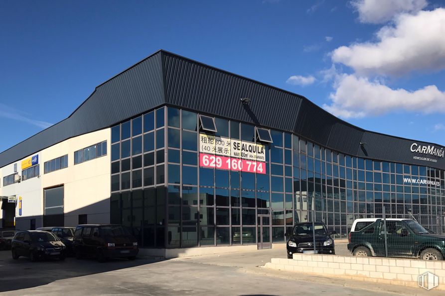 Industrial for rent at Calle Francisco Medina Mendoza, 1, Cabanillas del Campo, Guadalajara, 19171 with car, building, sky, wheel, tire, cloud, vehicle, automotive tire, commercial building and city around