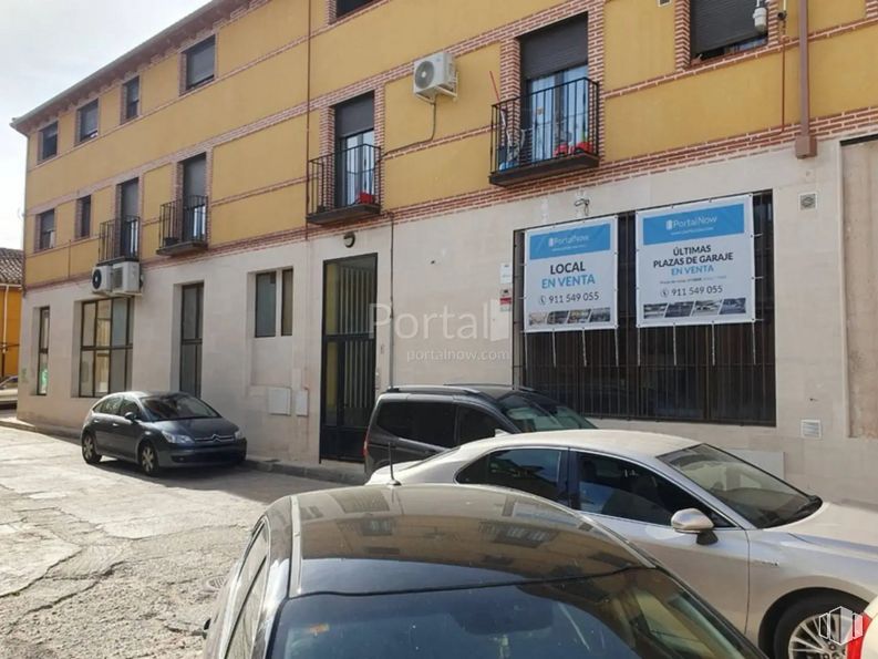 Retail for sale at Calle Hermano Crisanto, Torrelaguna, Madrid, 28180 with car, wheel, building, window, land vehicle, tire, vehicle, hood, automotive design and motor vehicle around