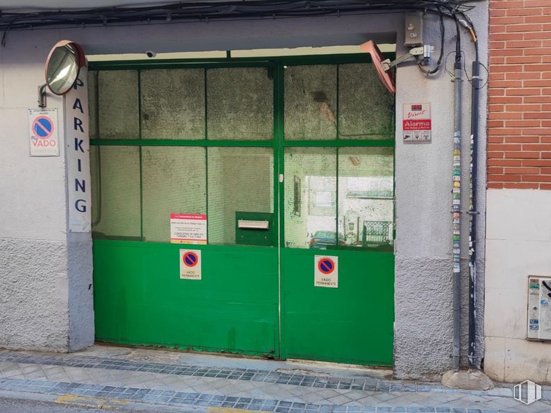 Local en venta en Calle Tintas, Carabanchel, Madrid, 28025 con puerta, accesorio, edificio, material compuesto, gas, tintes y matices, fachada, pintura, ladrillo y material de construcción alrededor