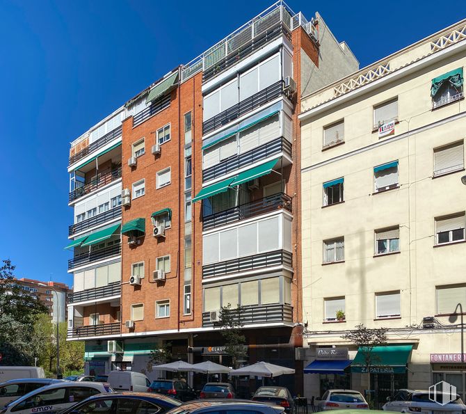 Local en venta en Calle Víctor Andrés Belaunde, 22, Chamartín, Madrid, 28016 con coche, edificio, cielo, propiedad, ventana, vehículo, bloque de pisos, diseño urbano, condominio y edificio comercial alrededor