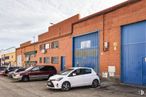 Industrial for sale at Calle Plata, Moraleja de Enmedio, Madrid, 28950 with car, building, door, tire, wheel, automotive parking light, sky, land vehicle, vehicle and property around