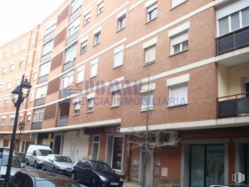 Office for sale at Calle Alfonso de Montalvo, 9, Ávila, 05001 with window, building, brickwork, brick, architecture, urban design, vehicle, fixture, building material and neighbourhood around