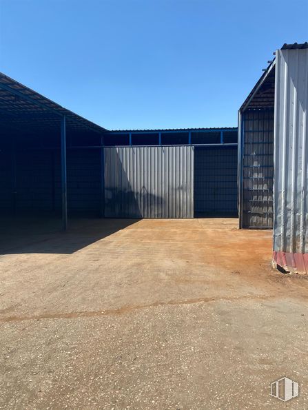 Industrial for rent at Zona carretera Marañosa, Pinto, Madrid, 28320 with composite material, metal, shade, building material, steel and shadow around