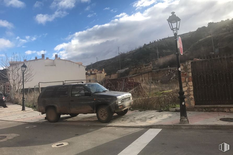 Suelo en venta en Zona Chiloeches, Chiloeches, Guadalajara, 19160 con neumático, coche, nube, luz de estacionamiento automotriz, rueda, cielo, vehículo, planta, neumático automotriz y vehículo motorizado alrededor