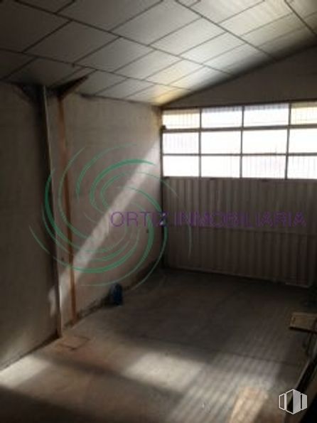 Industrial for sale & for rent at Carretera Alcázar, Cuenca, 16003 with window, building, wood, floor, house, wall, fixture, flooring, tints and shades and ceiling around