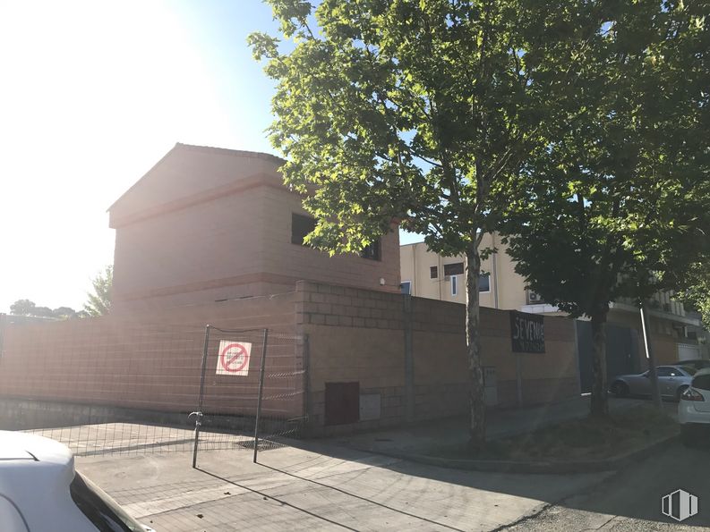 Suelo en venta en Calle Calera, 8, Tres Cantos, Madrid, 28760 con coche, cielo, edificio, superficie de la carretera, sombra, asfalto, árbol, barrio, exterior del automóvil y zona residencial alrededor