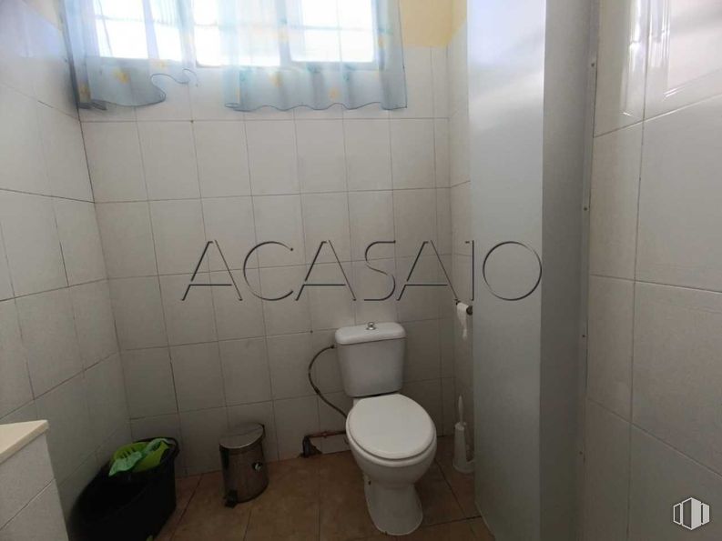 Local en venta en Zona centro, Gerindote, Toledo, 45518 con inodoro, propiedad, cuarto de baño, accesorio, asiento del inodoro, accesorios de fontanería, arquitectura, ventana, suelo y suelos alrededor