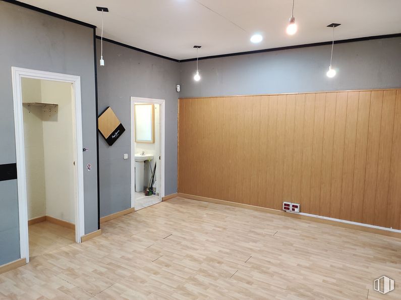 Local en alquiler en Plaza Monte Ciruelo, 4, Rivas-Vaciamadrid, Madrid, 28529 con puerta, suelos, pared, suelo, madera, interiorismo, techo, suelos de madera, alumbrado y suelo laminado alrededor