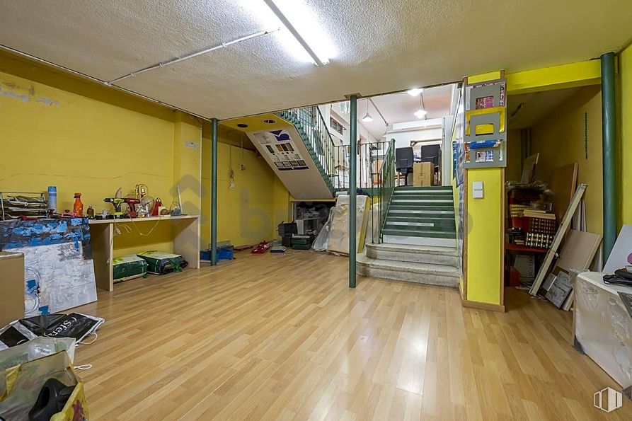 Retail for sale at Calle Gerardo de Diego, 1, Puente de Vallecas, Madrid, 28038 with hall, interior design, wood, floor, bookcase, flooring, hardwood, shelving, shelf and building around