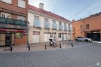 Retail for sale at Casco histórico, Vicálvaro, Madrid, 28032 with car, motorcycle, house, window, building, town, neighbourhood, street, sidewalk and mixed-use around