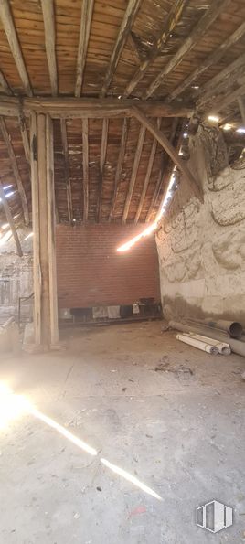 Nave en venta en Casco urbano, Cedillo del Condado, Toledo, 45214 con propiedad, edificio, madera, suelo, pared, techo, suelos, casa, material compuesto y material de construcción alrededor