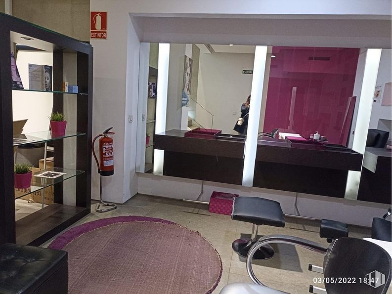 Local en venta en Calle Alberto Aguilera, Chamberí, Madrid, 28015 con espejo, mueble, edificio, diseño de interiores, suelo, comodidad, sala de estar, piso, planta de interior y madera alrededor