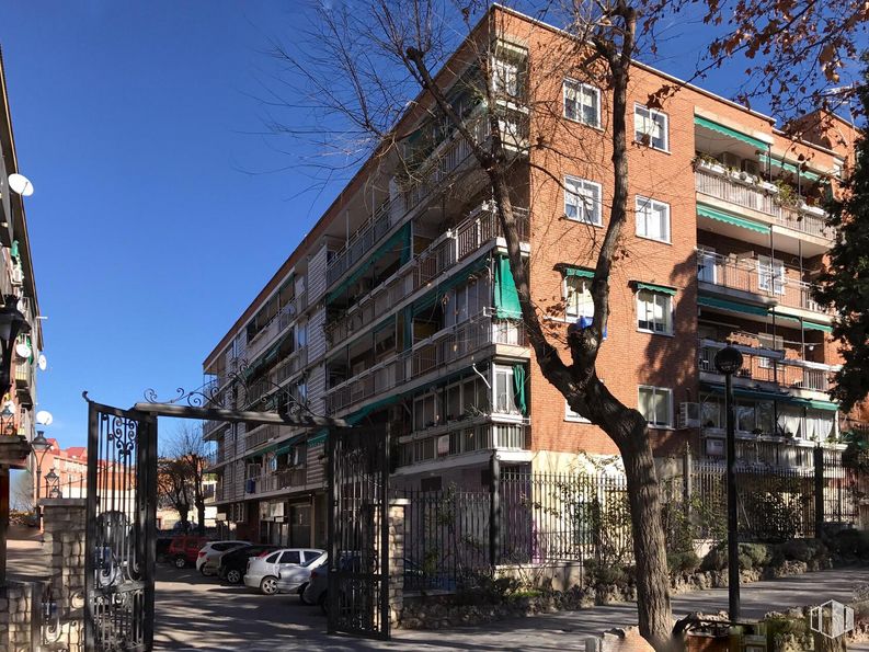 Local en venta en Centro, Arganda del Rey, Madrid, 28500 con edificio, cielo, planta, ventana, árbol, bloque de pisos, diseño urbano, condominio, zona residencial y fachada alrededor