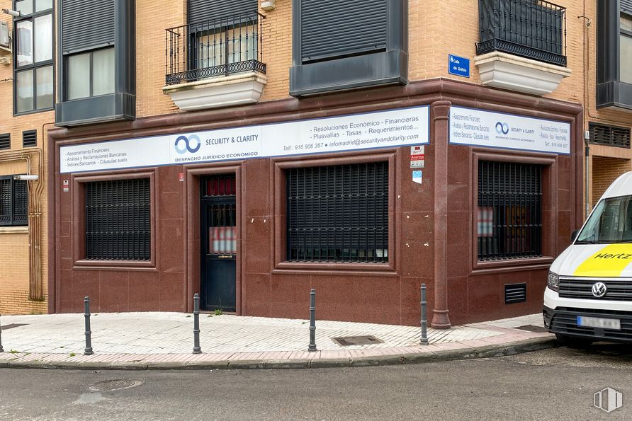 Local en alquiler en Calle Griñón, 1, Fuenlabrada, Madrid, 28944 con ventana, edificio, puerta, luz de estacionamiento automotriz, vehículo terrestre, vehículo, placa de matrícula del vehículo, propiedad, neumático y infraestructura alrededor