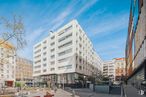 Oficina en alquiler en Calle Juan Bravo, 3, Salamanca, Madrid, 28006 con edificio, cielo, nube, ventana, planta, diseño urbano, arquitectura, bloque de pisos, árbol y condominio alrededor