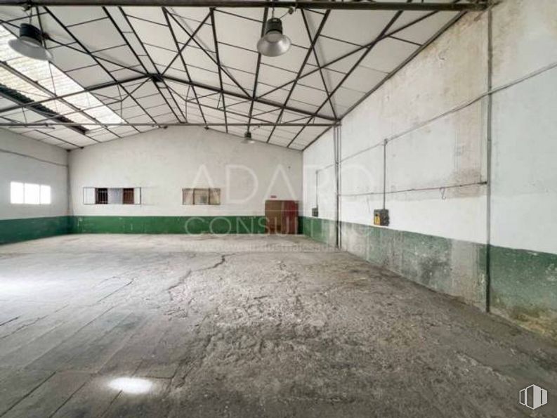 Nave en venta en Zona industrial, Paracuellos de Jarama, Madrid, 28860 con lámpara, alumbrado, ventana, accesorio, edificio, hall, arquitectura, planta, madera y suelos alrededor