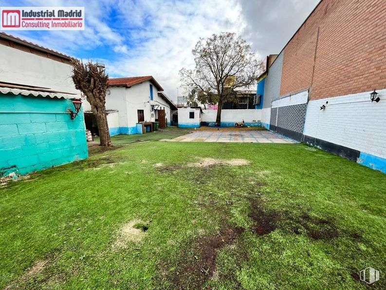 Suelo en venta en Avenida Madrid, Arganda del Rey, Madrid, 28500 con casa, cielo, nube, planta, naturaleza, entorno natural, árbol, edificio, lote de terreno y arquitectura alrededor