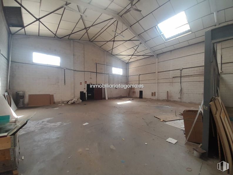 Industrial for rent at Zona Polígono Industrial, Arganda del Rey, Madrid, 28500 with flooring, floor, hall, fixture, wood, ceiling, window, concrete, building and event around