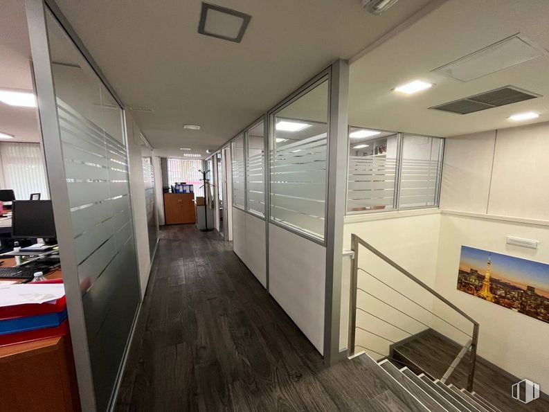 Oficina en venta en Calle Costa Rica, Chamartín, Madrid, 28016 con persiana de la ventana, puerta, accesorio, arquitectura, suelos, edificio, hall, madera, techo y aluminio alrededor