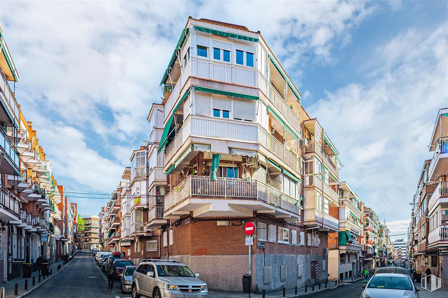 Nave en alquiler en Calle Vereda del Carmen, Ciudad Lineal, Madrid, 28017 con coche, edificio, zona urbana, apartamento, barrio, zona residencial, diseño urbano, área metropolitana, asentamiento humano y material compuesto alrededor