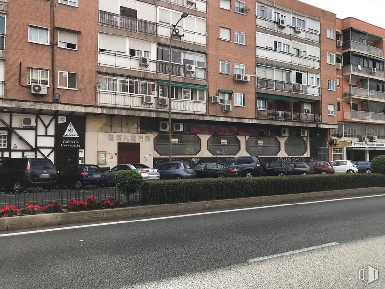 Local en venta en Ronda Poniente, 13, Torrejón de Ardoz, Madrid, 28850 con edificio, coche, ventana, planta, superficie de carretera, diseño urbano, asfalto, vía pública, condominio y área residencial alrededor