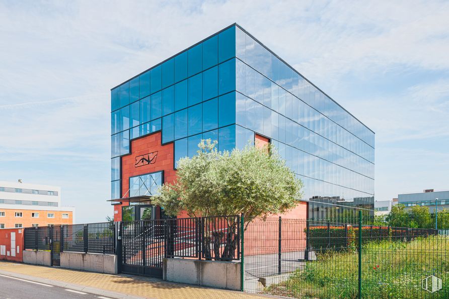 Oficina en alquiler en Calle Diego Marín Aguilera, 14, Leganés, Madrid, 28919 con edificio, cielo, nube, planta, propiedad, diseño urbano, barrio, casa, edificio comercial y fachada alrededor