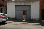 Land for sale & for rent at Zona centro, Móstoles, Madrid, 28938 with car, building, cloud, automotive tail & brake light, sky, vehicle registration plate, vehicle, window, road surface and asphalt around