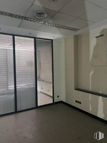 Retail for sale & for rent at Zona Los Madroños, Collado Villalba, Madrid, 28400 with door, shade, wood, interior design, flooring, floor, material property, hall, ceiling and glass around