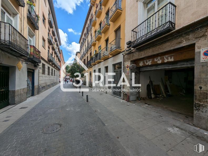 Local en venta en Calle Ballesta, Centro, Madrid, 28004 con edificio, ventana, nube, cielo, superficie de la carretera, diseño urbano, asfalto, carretera, acera y ciudad alrededor