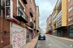 Local en alquiler en Centro urbano, Cuenca, 16004 con edificio, coche, ventana, cielo, superficie de la carretera, infraestructura, vehículo, modo de transporte, asfalto y diseño urbano alrededor