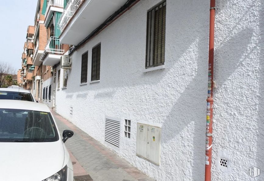 Local en venta en Calle Víctor Manuel III, Carabanchel, Madrid, 28019 con coche, ventana, vehículo, edificio, exterior del automóvil, iluminación del automóvil, carretera, tintes y matices, fachada y casa alrededor