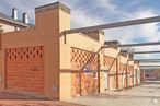 Retail for rent at Calle Isabel de Farnesio, 804, Boadilla del Monte, Madrid, 28660 with sky, cloud, road surface, window, shade, brick, neighbourhood, wall, wood and brickwork around