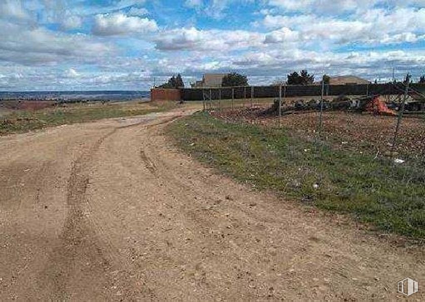 Land for sale at Casco urbano, Guadalajara, 19182 with cloud, sky, plant, land lot, natural landscape, road surface, asphalt, grass, horizon and tree around