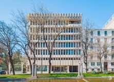 Oficina en alquiler en Paseo Recoletos, 3, Centro, Madrid, 28001 con edificio, cielo, planta, durante el día, propiedad, ventana, árbol, bloque de pisos, diseño urbano y condominio alrededor