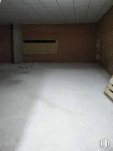 Local en alquiler en Calle Perseo, 21, Móstoles, Madrid, 28938 con madera, suelos, suelo, hall, material compuesto, techo, edificio, hormigón, madera dura y aparcamiento alrededor