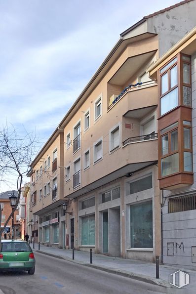 Local en alquiler en Calle San Gregorio, 37, Galapagar, Madrid, 28260 con coche, edificio, ventana, cielo, nube, vehículo, diseño urbano, casa, barrio y área residencial alrededor