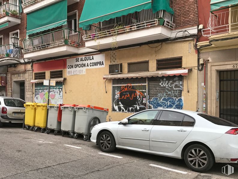 Local en alquiler y venta en Calle Juan Tornero, 64, La Latina, Madrid, 28011 con rueda, neumático, coche, ford fg halcón, vehículo terrestre, vehículo, ventana, iluminación automotriz, neumático automotriz y diseño automotriz alrededor