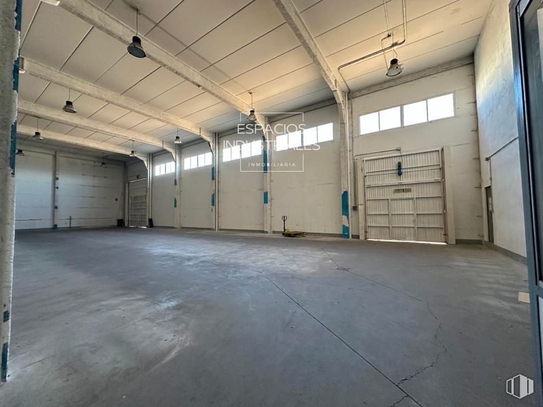 Nave en venta en Polígono Industrial Los Olivos, Getafe, Madrid, 28906 con edificio, suelo, hall, madera, suelos, neumático, casa, techo, aparcamiento y ciudad alrededor