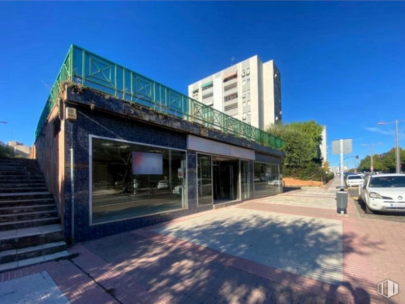 Local en venta en Casco urbano, Fuenlabrada, Madrid, 28945 con coche, edificio, cielo, propiedad, rueda, vehículo, neumático, superficie de la carretera, asfalto y arquitectura alrededor